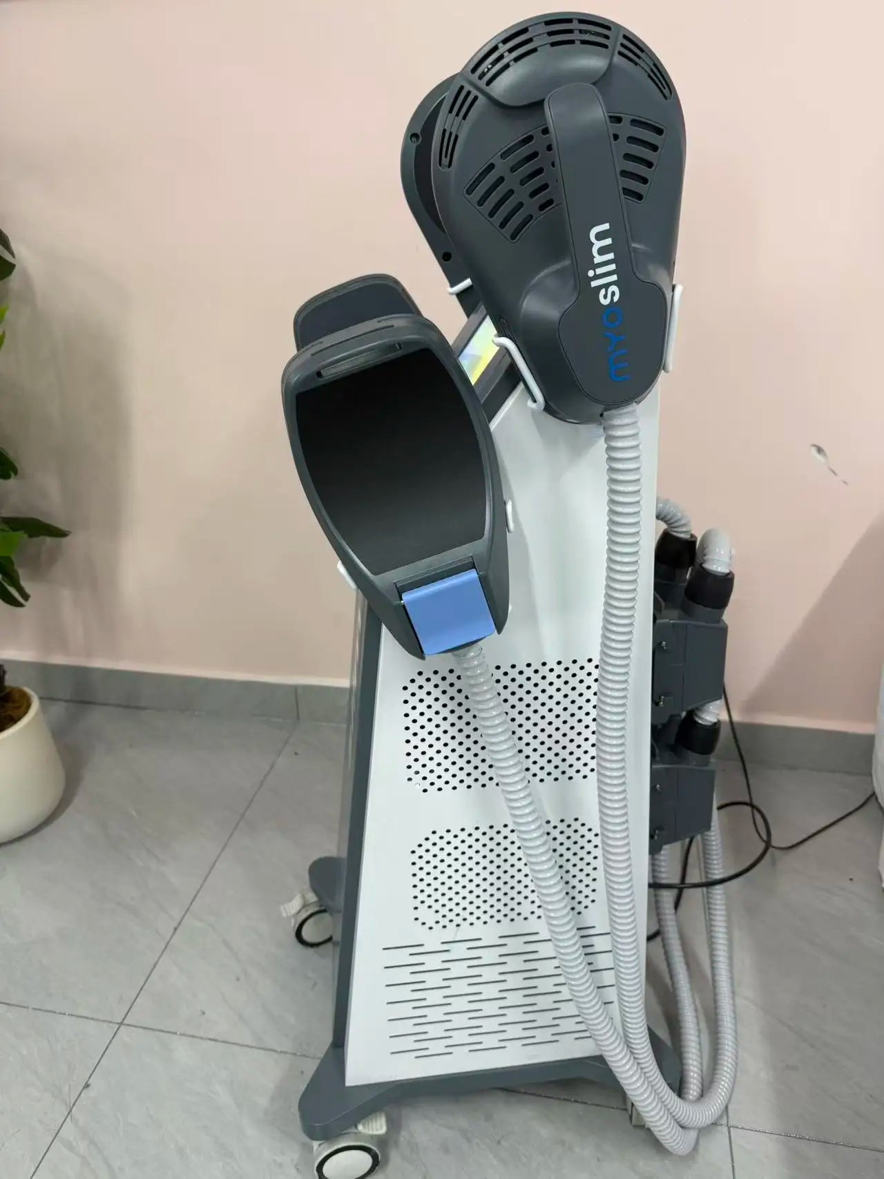 Professional 6500W NEO Radiofrequency Instrument Body Sculpting and Slimming Muscle Stimulation and Body Shaping Machine