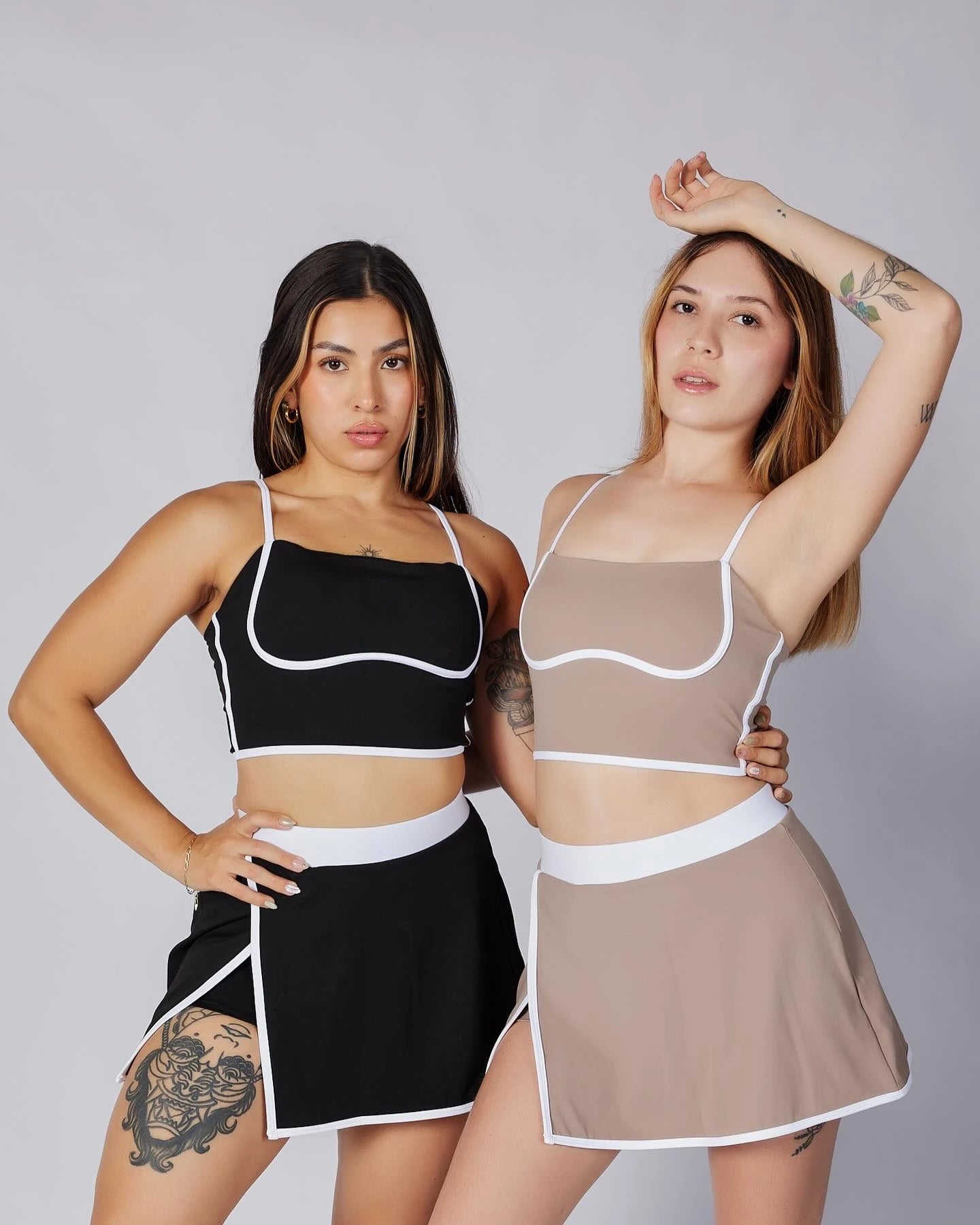 Yoga Jumpsuit Women with Contrasting Colors Chest Cushion for Anti Glare Leggings for Sports and Fitness Training Tennis Skirt